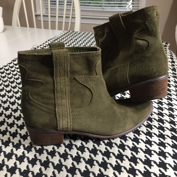 Lucky Brand Shoes - Lucky Brand Olive Green Suede Western Style Boots